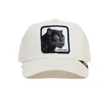 Gorra trucker de Goorin Bros, color blanco con parche de una pantera negra en la parte frontal.