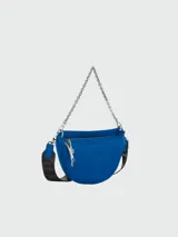 Bandolera Longchamp modelo Crossbody Smile S, color blanco con correa de cadena plateada.