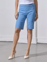 Bermuda color lila de gabardina elastizada, marca Zac & Rachel.