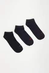 Pack de tres pares de medias cortas (tipo soquete) color negro, con detalle de logo bordado en rojo en el empeine.