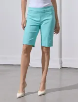 Bermuda color lila de gabardina elastizada, marca Zac & Rachel.