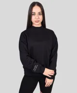 Buzo negro de cuello alto, sin felpa, con bordado en la manga con la inscripción "GAINS. SINCE OCT23".