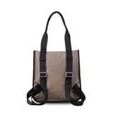 Mochila cartera color verde militar con detalles en negro. Tiene dos bolsillos frontales con cierre y correas ajustables para usar como mochila o al hombro.