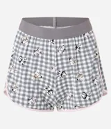 Conjunto de pijama americano corto confeccionado en viscosa certificada. Incluye camisa de manga corta con cuello solapa, bolsillo en el pecho y abotonado delantero; y short con cintura elástica. Estampado de cuadros vichy con perritos y detalles de vieses contrastantes.
