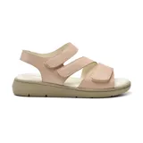 Sandalia casual negra con tres tiras horizontales con velcro y suela plana.