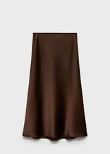 Falda midi marrón de tejido satinado, corte recto y cintura elástica.
