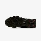 Zapatillas Nike Shox TL color negro.
