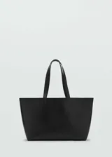 Bolso shopper grande de cuero negro, con doble asa de mano y asa de hombro. Tiene cierre magnético y forro interior.