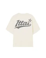 Remera rosa de corte holgado con estampado trasero de la palabra "Ittai" en blanco con una estrella.