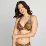Sujetador de bikini con estampado de hojas en tonos marrón, verde, amarillo y celeste.
