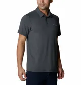 Polo de hombre Columbia Tech Trail, color blanco, de manga corta, con logo bordado en el pecho. Confeccionada en tejido hidroabsorbente Omni-Wick™ con elastano.