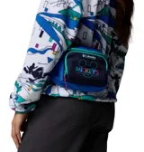 Riñonera azul con bolsillo negro con logo de Columbia y Mickey's Outdoor Club. Tiene correa ajustable y cierre con cremallera. Edición especial de la colaboración entre Columbia y Disney.