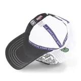 Gorro CapsLab con visera curva, de malla blanca y frente estampado con imágenes de Hulk y onomatopeyas de comics.