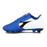 Zapatillas de fútbol con diseño en blanco y azul, con detalles en negro, ideales para canchas de césped.