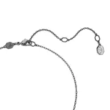 Colgante con cadena de eslabones color negro y dije abovedado con cristales de distintos tamaños en tonos azules y verdes.