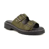 Sandalias bajas color verde militar con doble tira ancha con hebillas metálicas y suela track color negro.