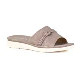 Sandalia casual Korium color gris con textura, diseño de nudo en la capellada y suela blanca.