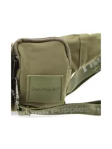 Riñonera negra con dos bolsillos frontales con cierre y correa ajustable con hebilla.