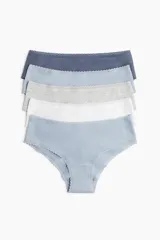Pack de cinco bombachas de algodón en colores azul, celeste, gris y blanco, con ribetes de encaje.