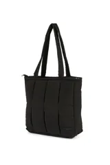 Bolso shopper color beige con diseño acolchado y pespuntes verticales. Tiene doble asa de hombro y cierre superior.
