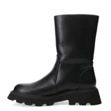 Botas de caña media de cuero sintético color negro, con cierre lateral y suela track.