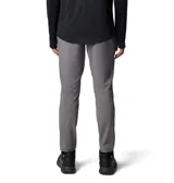 Pantalón de senderismo negro con detalles reflectantes, tecnología Omni-Shade™ UPF 50 y Omni-Shield™ para repeler la humedad. Cuenta con cintura elástica, cordón de ajuste interior, rodillas articuladas, bolsillos y cremalleras en las piernas.