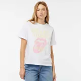 Camiseta blanca de algodón con estampado frontal de la lengua de los Rolling Stones en tonos rosa y amarillo.