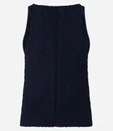 Musculosa azul marino texturizada con cuello halter.