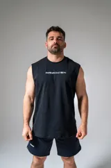 Musculosa negra de algodón con inscripción blanca "Inspirado en el miedo".