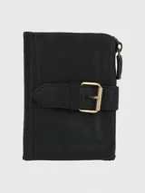 Billetera negra de cuero con cierre de cremallera y hebilla dorada.