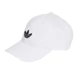 Gorra Adidas de algodón color blanco con logo bordado en negro en el frente. Modelo Baseb Class Trefoil con visera curva y cierre ajustable en la parte posterior.