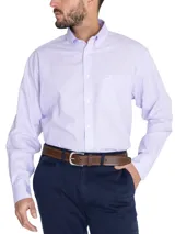 Camisa de hombre RKF, modelo WF PB, de manga larga con diseño a cuadros celestes y blancos. Tiene cuello abotonado, bolsillo en el pecho con logo bordado y tecnología wrinkle-free.