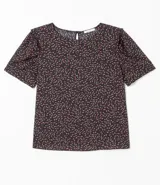 Blusa de viscose con escote redondo, mangas cortas fruncidas y estampa floral.