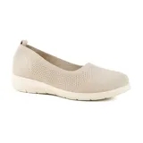 Zapato bajo de mujer Korium Confort Argel, color beige, de tejido de punto calado.