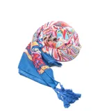 Pashmina de gasa sintética liviana con estampado floral maxi print y terminación de ruedo recto con caída natural.