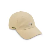 Gorra color beige con bordado de una flor en el frente y la marca en el lateral.