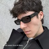 Lentes de sol rectangulares negros con protección UV400 y lentes polarizadas alemanas con recubrimiento anti-scratch y superhydrophobic.