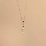 Conjunto de collar y dije de bailarina en plata 925.
