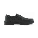 Zapato de vestir negro con detalle de tira sobre el empeine y suela gruesa.