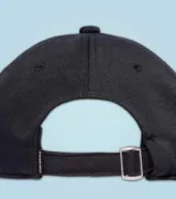 Gorro de béisbol negro con logo bordado "Chuck Taylor" en el frente.