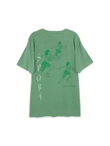 Remera de algodón con cuello redondo y diseño oversized, color verde, con estampado en el frontal y la espalda.