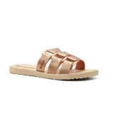 Ojotas Ipanema color beige con tiras anchas cruzadas en la parte superior.