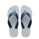Sandalias Havaianas modelo Track, para hombre, con base blanca y tiras azul marino con el logo de la marca en blanco.