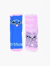 Pack de dos pares de medias de algodón con diseños de Stitch. Un par es azul con la cara de Stitch y el otro par es rosa con la cara de Angel y la frase "True Magic is Love".