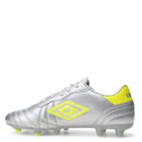 Championes de fútbol Umbro Touch FG, color blanco, con tapones.