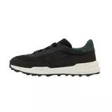 Championes urbanos Lacoste Elite Actv Evo, color negro con detalles en verde oscuro y logo del cocodrilo en blanco.