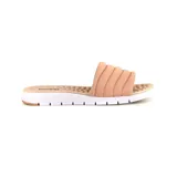 Sandalia de diseño casual en color beige con tiras acolchadas y suela blanca, ideal para uso diario.