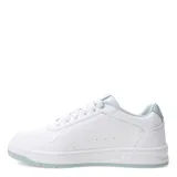 Championes Puma Court Classic blancos con detalles en color crema en la suela y el interior.