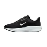 Championes de running Nike Quest 6, color negro con detalles en blanco.