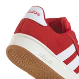 Championes Adidas Grand Court Alpha, color rojo con detalles en blanco. Zapatillas de cuero con las tres tiras clásicas de Adidas en los laterales y suela de goma.